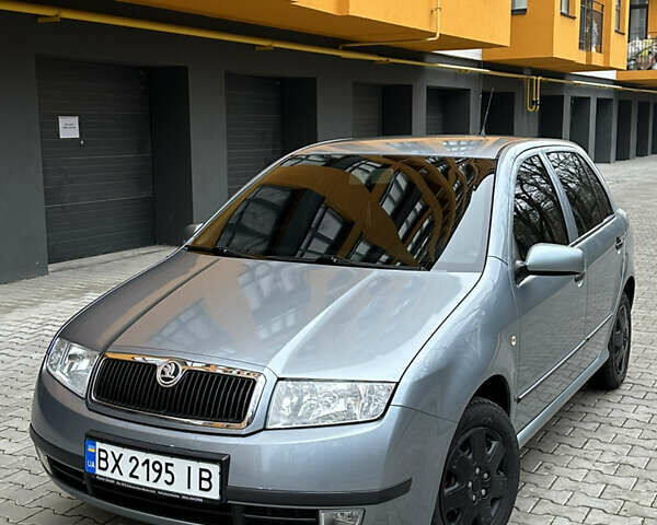 Серый Шкода Фабия, объемом двигателя 1.39 л и пробегом 236 тыс. км за 4000 $, фото 1 на Automoto.ua