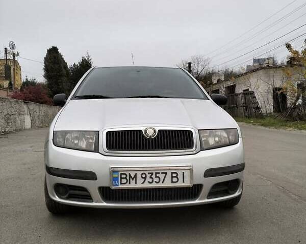 Серый Шкода Фабия, объемом двигателя 1.2 л и пробегом 290 тыс. км за 2900 $, фото 1 на Automoto.ua