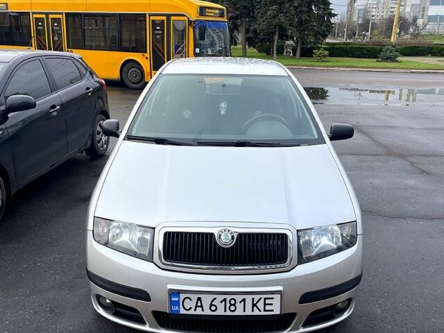 Сірий Шкода Фабія, об'ємом двигуна 1.2 л та пробігом 285 тис. км за 3500 $, фото 1 на Automoto.ua