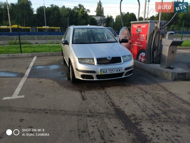 Сірий Шкода Фабія, об'ємом двигуна 1.2 л та пробігом 185 тис. км за 3500 $, фото 1 на Automoto.ua