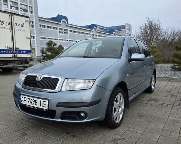 Серый Шкода Фабия, объемом двигателя 1.4 л и пробегом 232 тыс. км за 4500 $, фото 1 на Automoto.ua