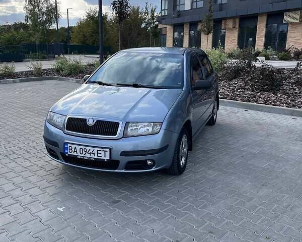 Сірий Шкода Фабія, об'ємом двигуна 1.2 л та пробігом 187 тис. км за 4300 $, фото 1 на Automoto.ua
