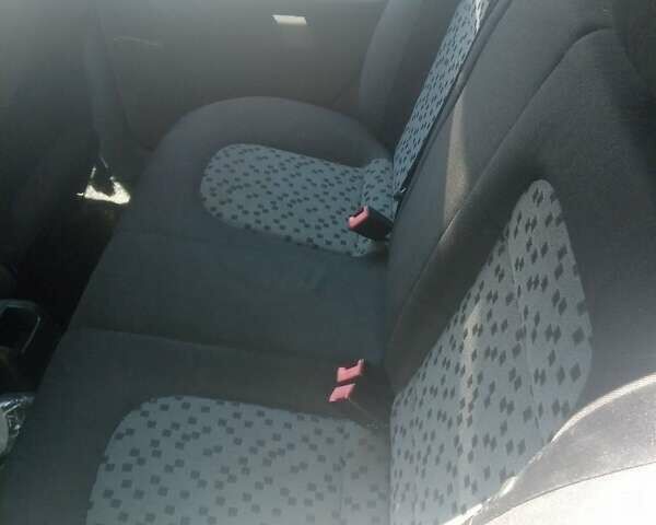 Серый Шкода Фабия, объемом двигателя 1.2 л и пробегом 190 тыс. км за 2800 $, фото 1 на Automoto.ua