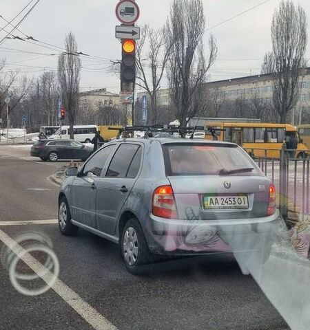 Серый Шкода Фабия, объемом двигателя 1.2 л и пробегом 193 тыс. км за 3000 $, фото 1 на Automoto.ua