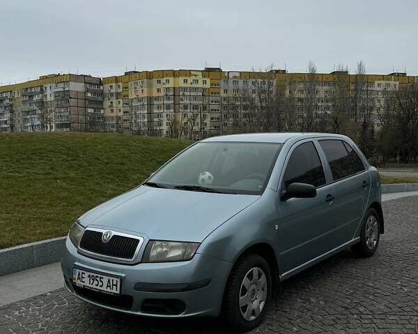 Серый Шкода Фабия, объемом двигателя 1.2 л и пробегом 437 тыс. км за 3500 $, фото 1 на Automoto.ua
