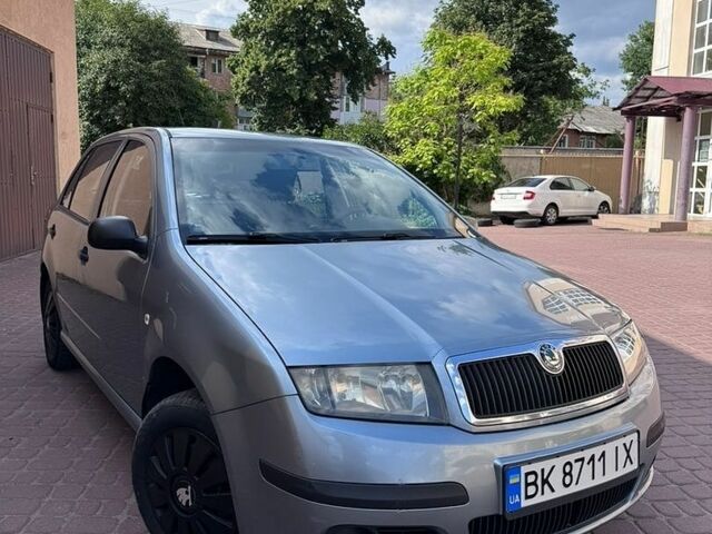 Сірий Шкода Фабія, об'ємом двигуна 1.2 л та пробігом 359 тис. км за 2800 $, фото 1 на Automoto.ua