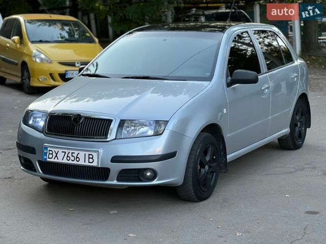 Сірий Шкода Фабія, об'ємом двигуна 1.2 л та пробігом 165 тис. км за 3050 $, фото 1 на Automoto.ua