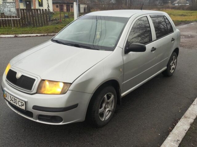 Серый Шкода Фабия, объемом двигателя 1.2 л и пробегом 330 тыс. км за 2350 $, фото 1 на Automoto.ua