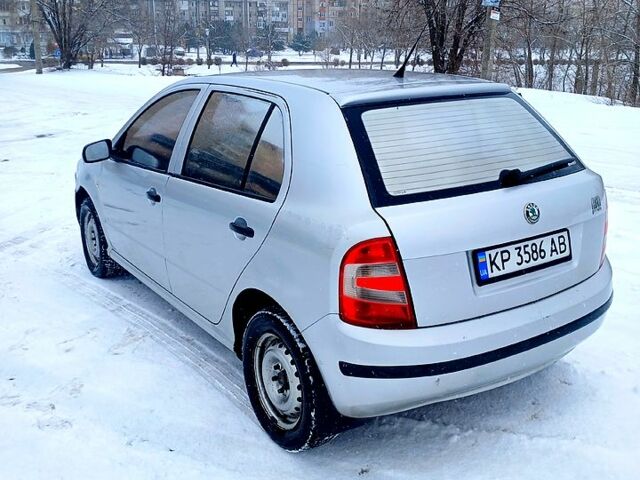 Серый Шкода Фабия, объемом двигателя 1.2 л и пробегом 200 тыс. км за 2300 $, фото 1 на Automoto.ua