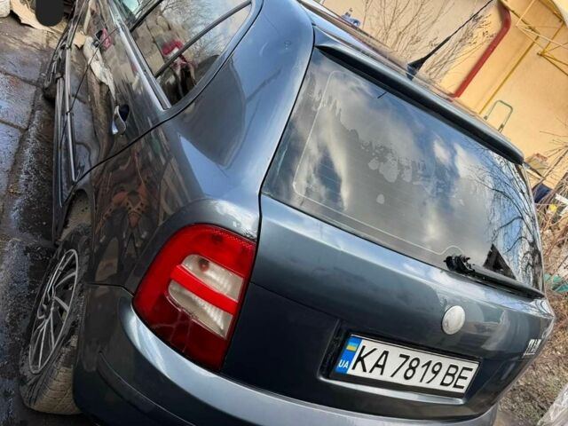 Серый Шкода Фабия, объемом двигателя 1.4 л и пробегом 323 тыс. км за 2300 $, фото 1 на Automoto.ua