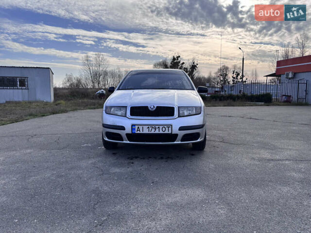 Серый Шкода Фабия, объемом двигателя 1.2 л и пробегом 188 тыс. км за 2200 $, фото 1 на Automoto.ua