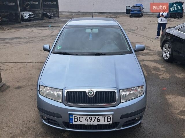 Серый Шкода Фабия, объемом двигателя 1.39 л и пробегом 121 тыс. км за 5400 $, фото 1 на Automoto.ua