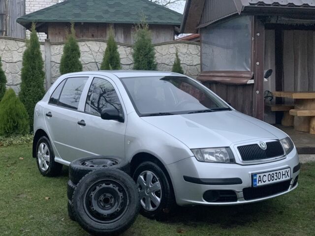 Серый Шкода Фабия, объемом двигателя 1.2 л и пробегом 178 тыс. км за 2500 $, фото 1 на Automoto.ua
