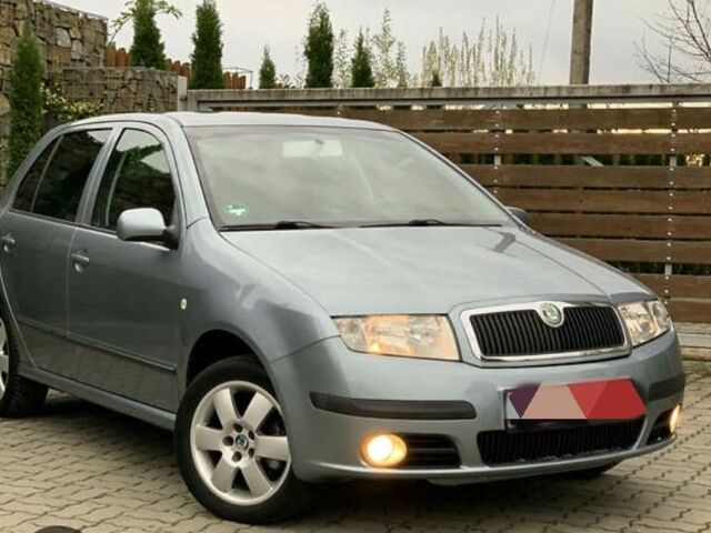 Серый Шкода Фабия, объемом двигателя 1.2 л и пробегом 213 тыс. км за 3250 $, фото 1 на Automoto.ua