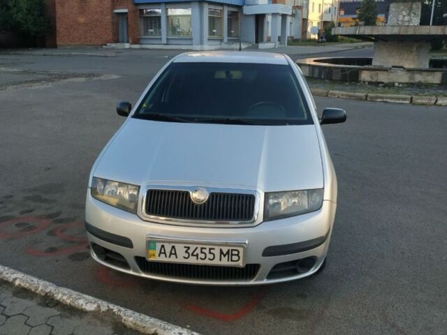 Сірий Шкода Фабія, об'ємом двигуна 1.2 л та пробігом 350 тис. км за 3700 $, фото 1 на Automoto.ua