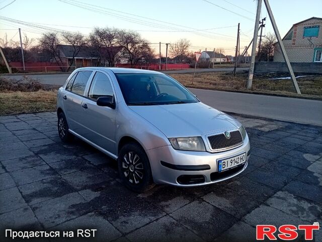 Серый Шкода Фабия, объемом двигателя 1.2 л и пробегом 274 тыс. км за 4000 $, фото 1 на Automoto.ua