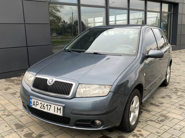 Серый Шкода Фабия, объемом двигателя 1.4 л и пробегом 293 тыс. км за 4200 $, фото 1 на Automoto.ua