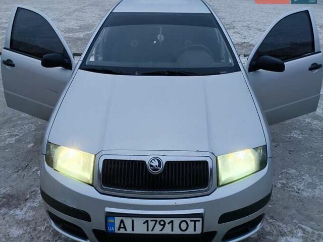 Серый Шкода Фабия, объемом двигателя 1.2 л и пробегом 189 тыс. км за 4700 $, фото 1 на Automoto.ua