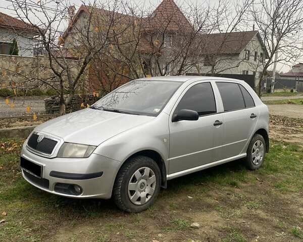 Сірий Шкода Фабія, об'ємом двигуна 1.2 л та пробігом 240 тис. км за 3498 $, фото 1 на Automoto.ua