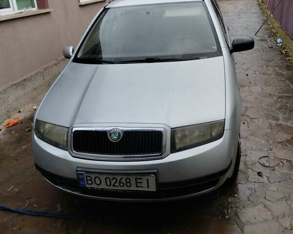 Серый Шкода Фабия, объемом двигателя 1.2 л и пробегом 230 тыс. км за 3100 $, фото 1 на Automoto.ua