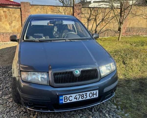 Серый Шкода Фабия, объемом двигателя 1.2 л и пробегом 207 тыс. км за 3700 $, фото 1 на Automoto.ua