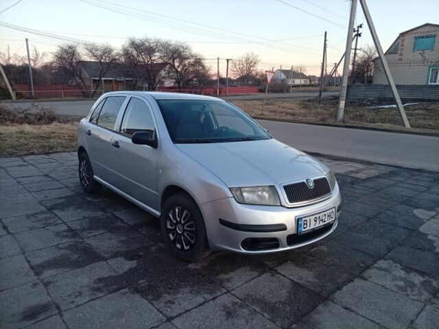 Серый Шкода Фабия, объемом двигателя 1.2 л и пробегом 274 тыс. км за 4000 $, фото 1 на Automoto.ua