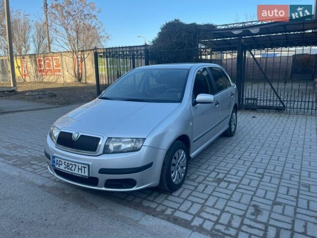 Серый Шкода Фабия, объемом двигателя 1.2 л и пробегом 179 тыс. км за 3650 $, фото 1 на Automoto.ua
