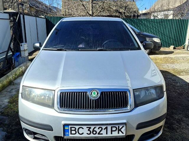 Серый Шкода Фабия, объемом двигателя 1.2 л и пробегом 325 тыс. км за 2699 $, фото 1 на Automoto.ua