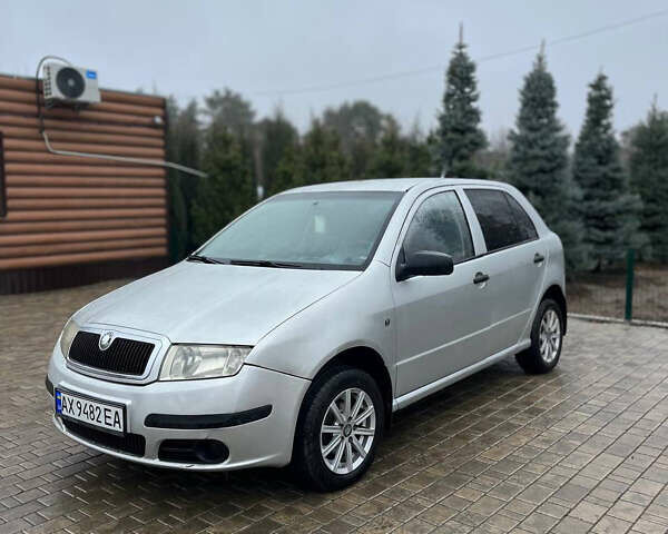 Серый Шкода Фабия, объемом двигателя 1.2 л и пробегом 240 тыс. км за 2450 $, фото 1 на Automoto.ua