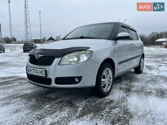 Сірий Шкода Фабія, об'ємом двигуна 1.39 л та пробігом 260 тис. км за 3999 $, фото 1 на Automoto.ua