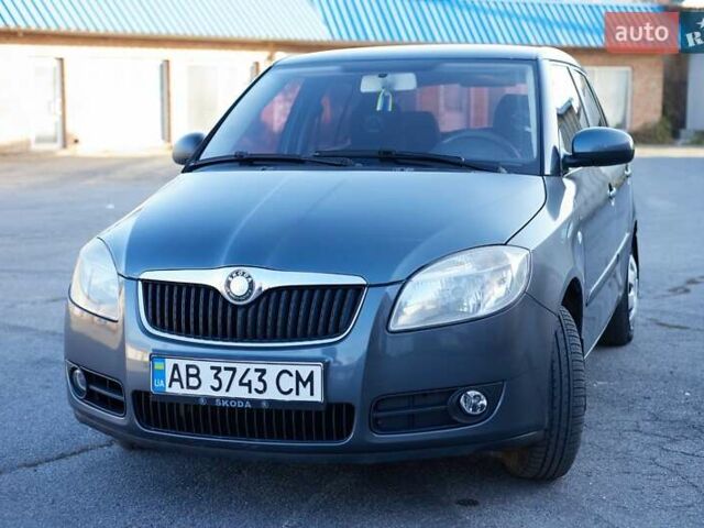Серый Шкода Фабия, объемом двигателя 1.39 л и пробегом 211 тыс. км за 3900 $, фото 1 на Automoto.ua