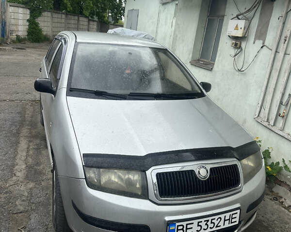 Серый Шкода Фабия, объемом двигателя 1.2 л и пробегом 280 тыс. км за 3450 $, фото 1 на Automoto.ua