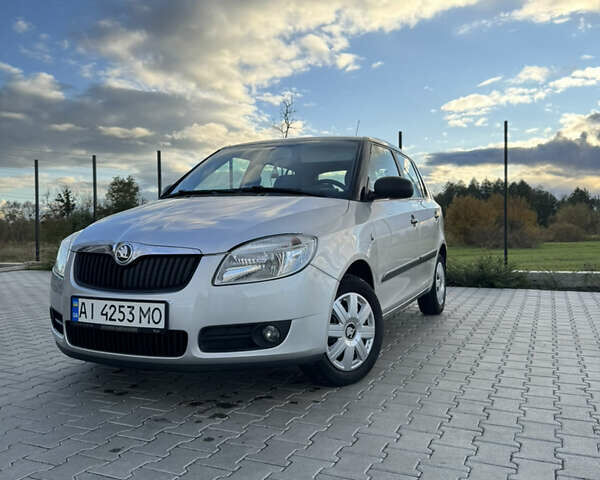 Сірий Шкода Фабія, об'ємом двигуна 1.2 л та пробігом 206 тис. км за 4700 $, фото 1 на Automoto.ua
