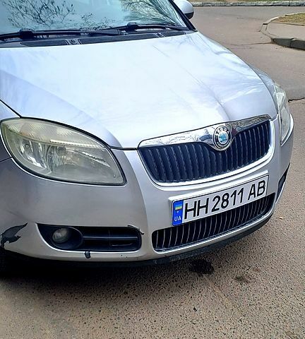 Серый Шкода Фабия, объемом двигателя 1.4 л и пробегом 0 тыс. км за 4200 $, фото 1 на Automoto.ua