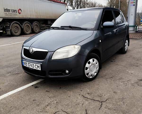 Сірий Шкода Фабія, об'ємом двигуна 1.39 л та пробігом 211 тис. км за 3900 $, фото 1 на Automoto.ua