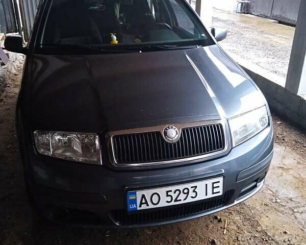 Серый Шкода Фабия, объемом двигателя 1.2 л и пробегом 299 тыс. км за 3600 $, фото 1 на Automoto.ua