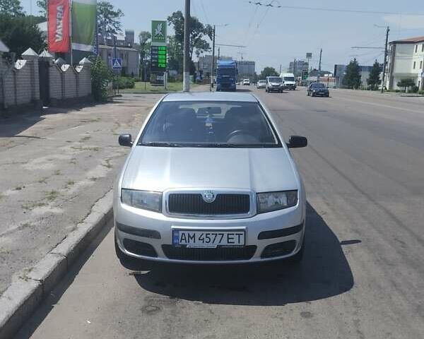 Серый Шкода Фабия, объемом двигателя 1.2 л и пробегом 195 тыс. км за 3900 $, фото 1 на Automoto.ua
