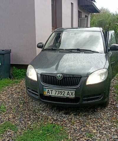 Серый Шкода Фабия, объемом двигателя 1.2 л и пробегом 82 тыс. км за 4350 $, фото 1 на Automoto.ua