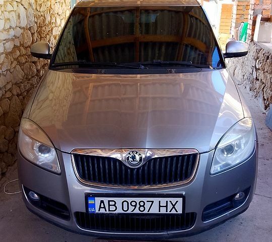 Сірий Шкода Фабія, об'ємом двигуна 1.4 л та пробігом 230 тис. км за 5600 $, фото 1 на Automoto.ua