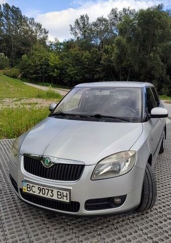 Серый Шкода Фабия, объемом двигателя 1.4 л и пробегом 232 тыс. км за 4999 $, фото 1 на Automoto.ua