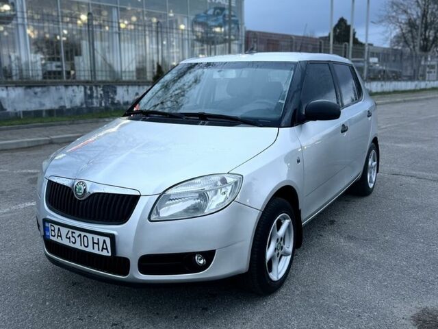 Сірий Шкода Фабія, об'ємом двигуна 1.2 л та пробігом 198 тис. км за 3999 $, фото 1 на Automoto.ua