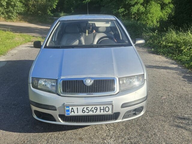 Сірий Шкода Фабія, об'ємом двигуна 1.2 л та пробігом 300 тис. км за 2193 $, фото 1 на Automoto.ua