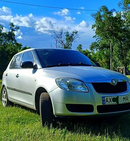Серый Шкода Фабия, объемом двигателя 1.2 л и пробегом 0 тыс. км за 3700 $, фото 1 на Automoto.ua