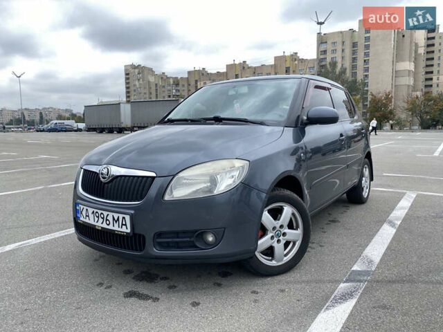 Сірий Шкода Фабія, об'ємом двигуна 1.4 л та пробігом 314 тис. км за 4300 $, фото 1 на Automoto.ua
