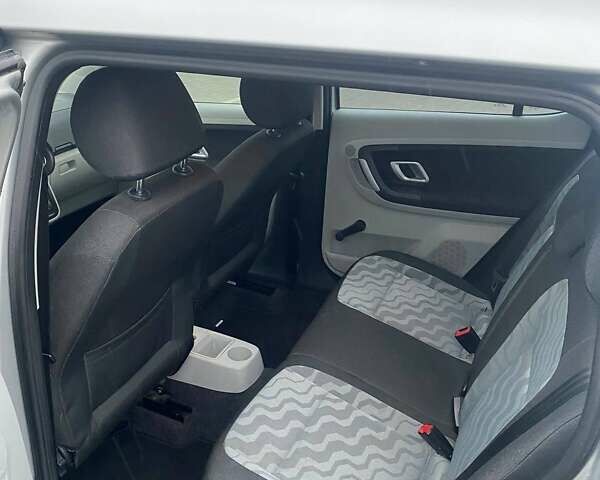 Серый Шкода Фабия, объемом двигателя 1.39 л и пробегом 360 тыс. км за 5000 $, фото 1 на Automoto.ua