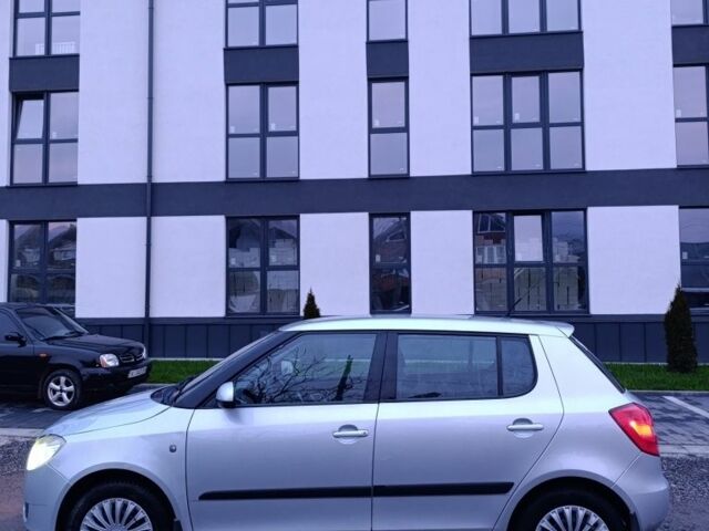 Серый Шкода Фабия, объемом двигателя 1.2 л и пробегом 226 тыс. км за 3125 $, фото 1 на Automoto.ua