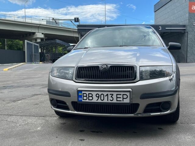 Сірий Шкода Фабія, об'ємом двигуна 1.2 л та пробігом 210 тис. км за 3500 $, фото 1 на Automoto.ua
