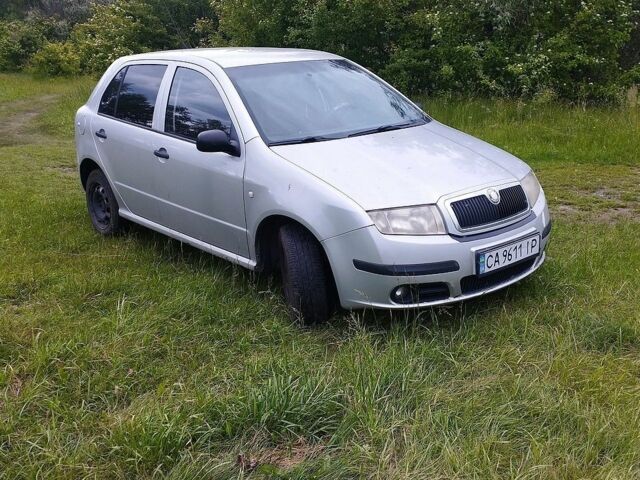 Сірий Шкода Фабія, об'ємом двигуна 1.2 л та пробігом 250 тис. км за 3300 $, фото 1 на Automoto.ua
