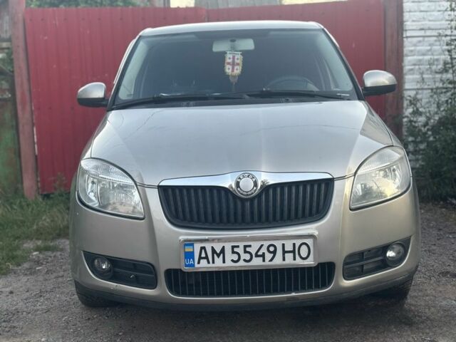 Сірий Шкода Фабія, об'ємом двигуна 1.4 л та пробігом 3 тис. км за 4000 $, фото 1 на Automoto.ua