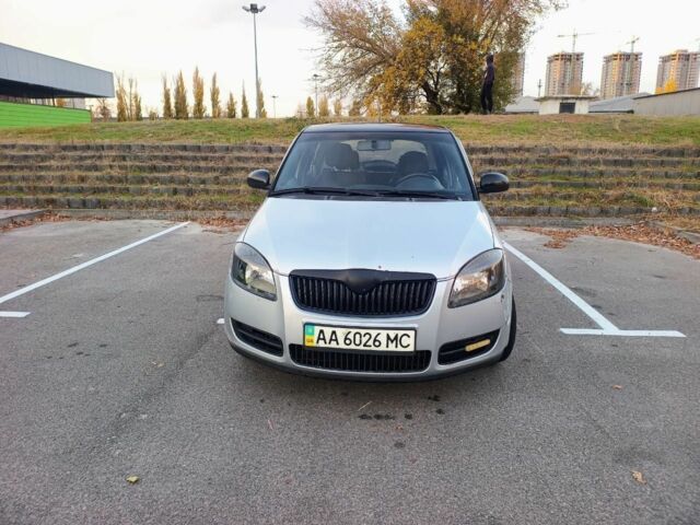 Серый Шкода Фабия, объемом двигателя 1.4 л и пробегом 372 тыс. км за 3500 $, фото 1 на Automoto.ua